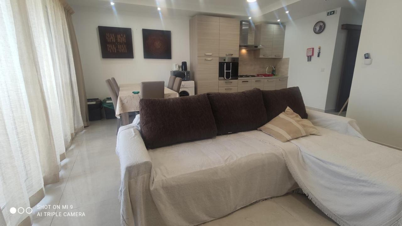 Aquamarine Sea Front Apartments - Third Floor Marsaskala Esterno foto
